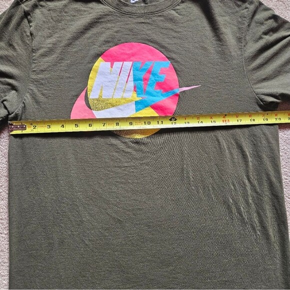 The Nike Tee by Nike with swoosh mens Medium olive green multicolored swoosh - Picture 9 of 10